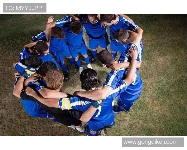 杭州足球队的默契配合揭秘：从战术到团队精神的深度解析