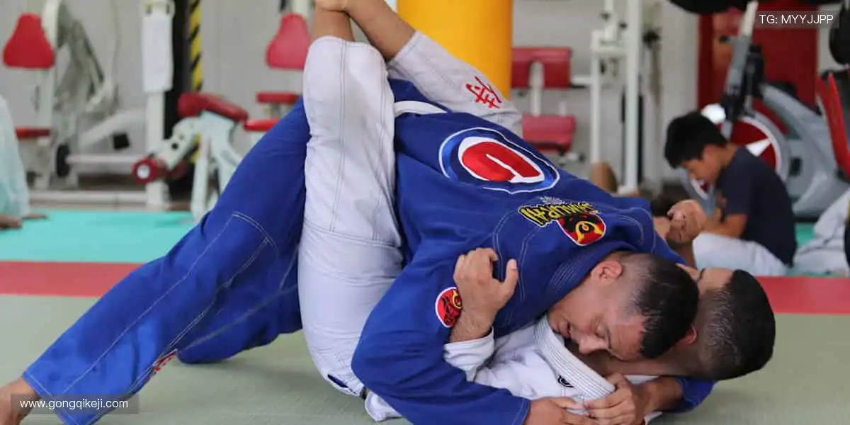 📱随时随地，精彩赛事永不离线！